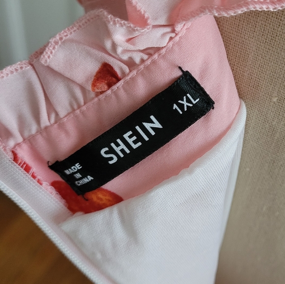 ⭕️SOLD⭕️SHEIN Sleeveless Strawberry Print Dress Pink Plus Size 1XL - Picture 6 of 8
